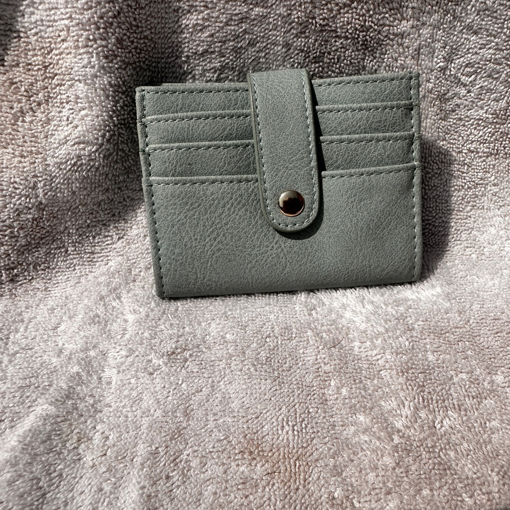 Snap Compact Credit Card Wallet